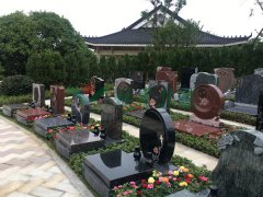 艺术墓碑：展现生命的故事，传达永恒的情感